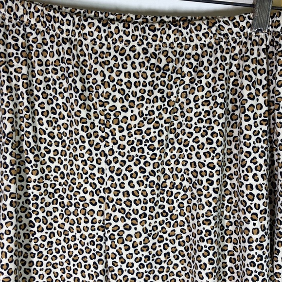 Secret Treasures Animal Print PJ Set Soft Elastic Waist Side Pockets Size M - Picture 6 of 8